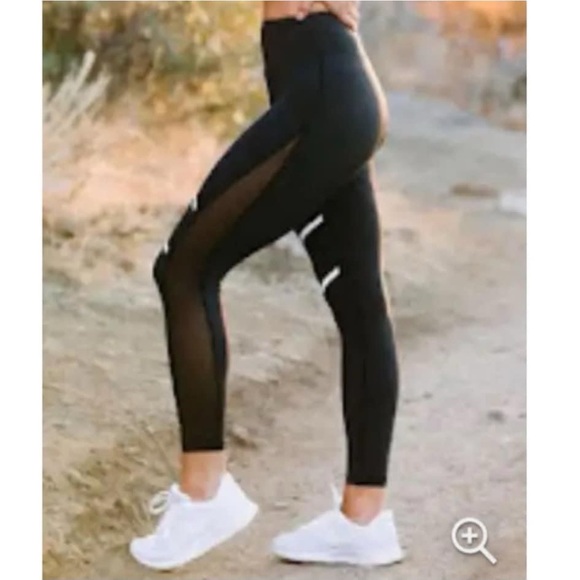 Zyia black reflective light n tight mesh leggings - Picture 3 of 6